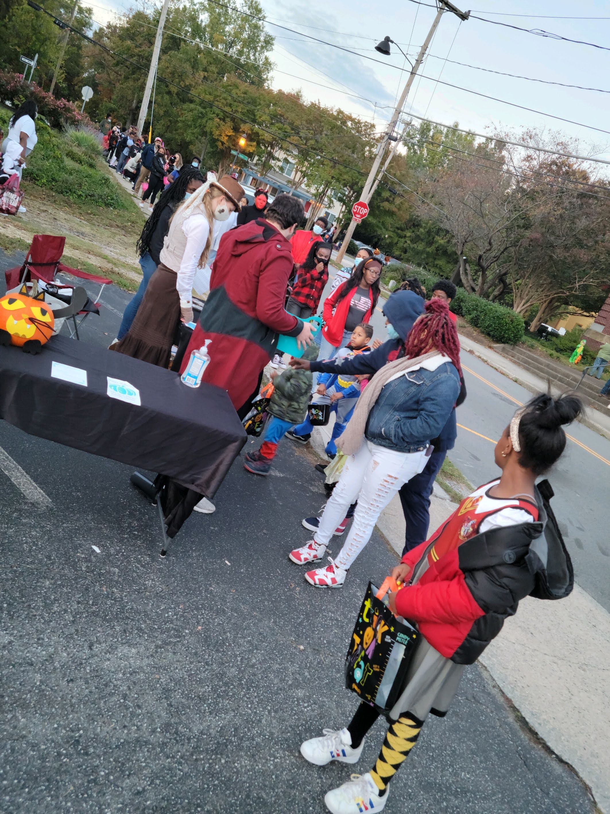 Trunk or Treat line